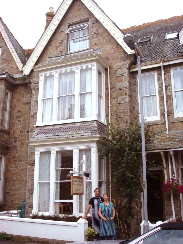 Bed & Breakfast Glencree House