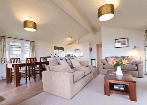 Caddy S Corner Lodges