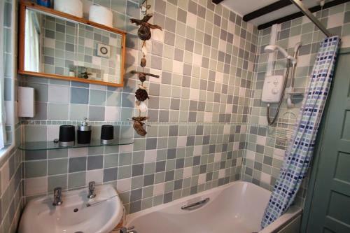 Halsecombe Cottage