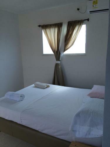 Hotel Y Caba�as Juanmar