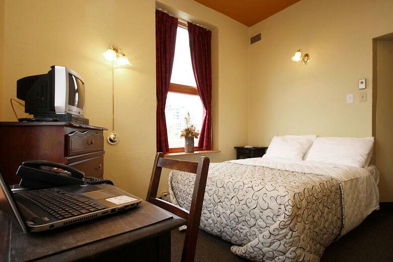 Hotel H�tel Champ-de-mars