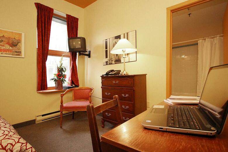 Hotel H�tel Champ-de-mars