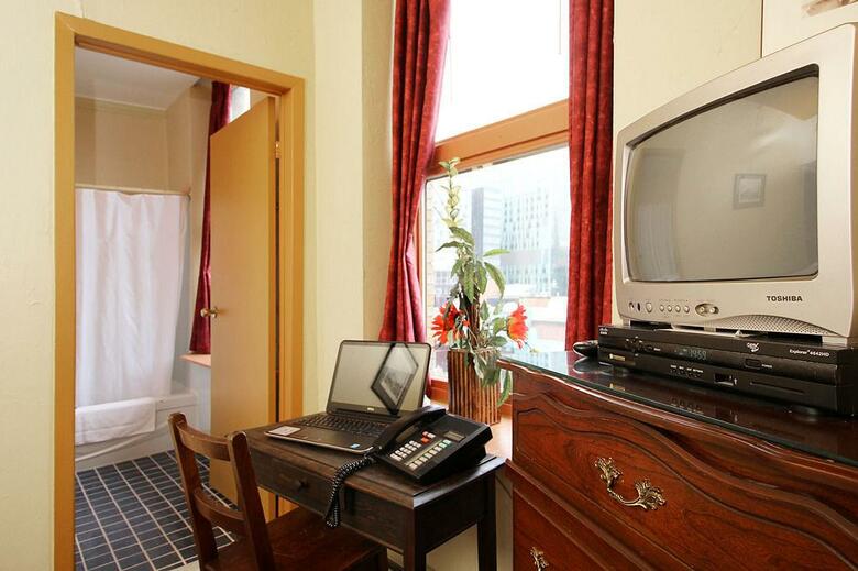 Hotel H�tel Champ-de-mars