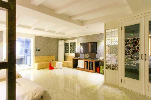 Zava Motel