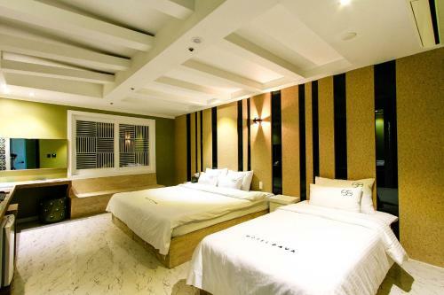 Zava Motel