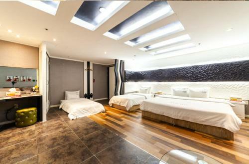 Zava Motel