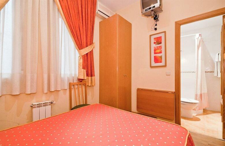 Hostal Oporto