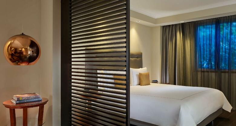 Hotel Park Plaza Victoria London