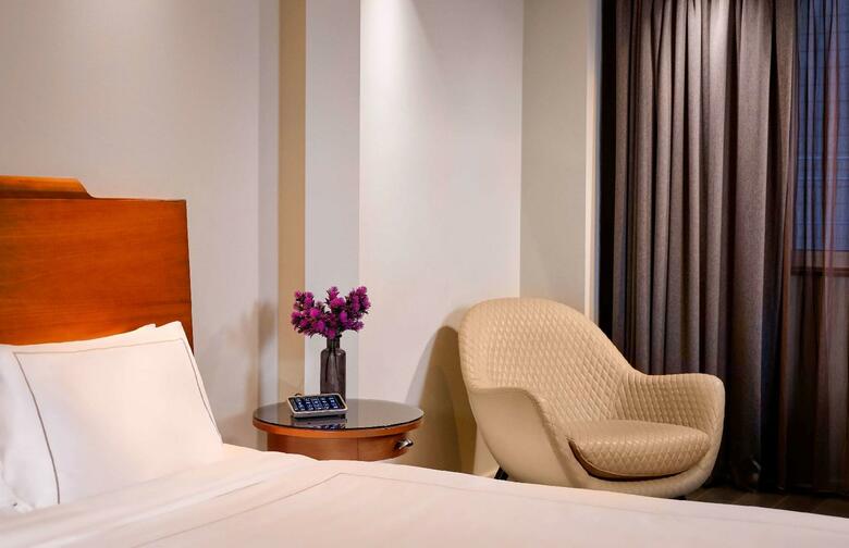 Hotel Park Plaza Victoria London