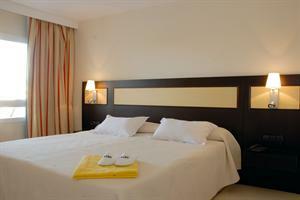 Hotel Illot Suites