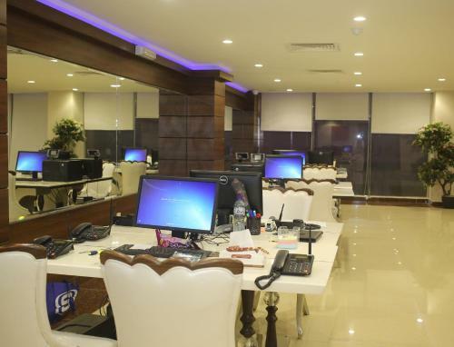 Apartamento Al Bustan Hotel Suites