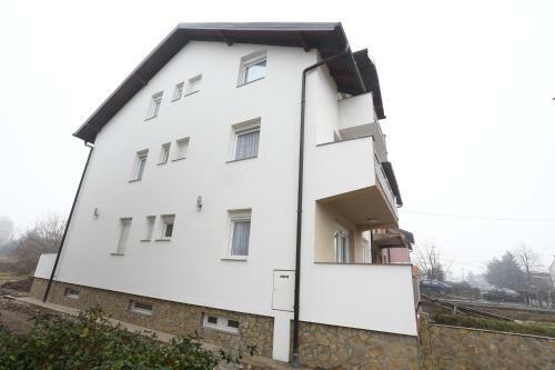 Apartments Kolonija