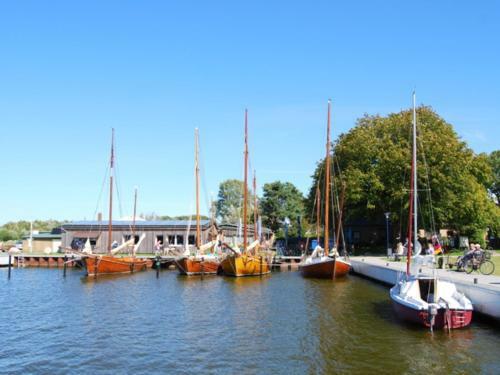 Apartmenth�user Zum Zeesenboot