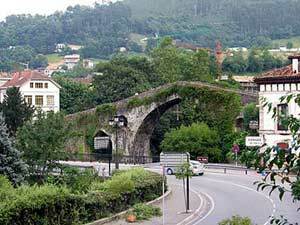 Hotel Puente Romano