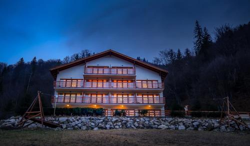 Hostal Panorama Pietrei Craiului