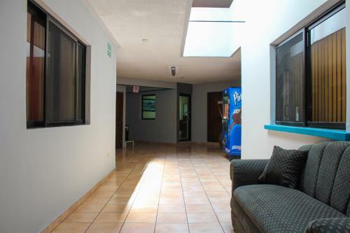 Dolphin Executives Hotel