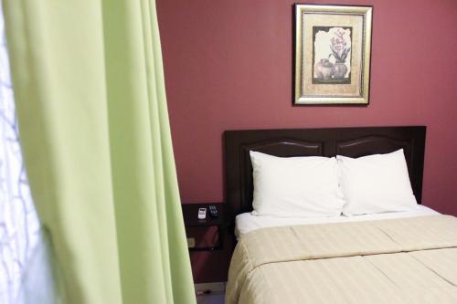 Dolphin Executives Hotel