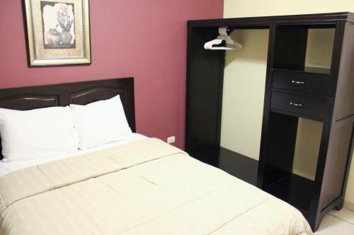 Dolphin Executives Hotel