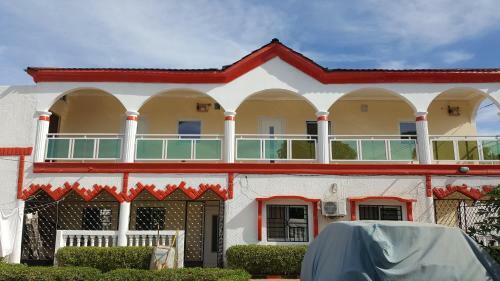 Hostal Ous And Buwa