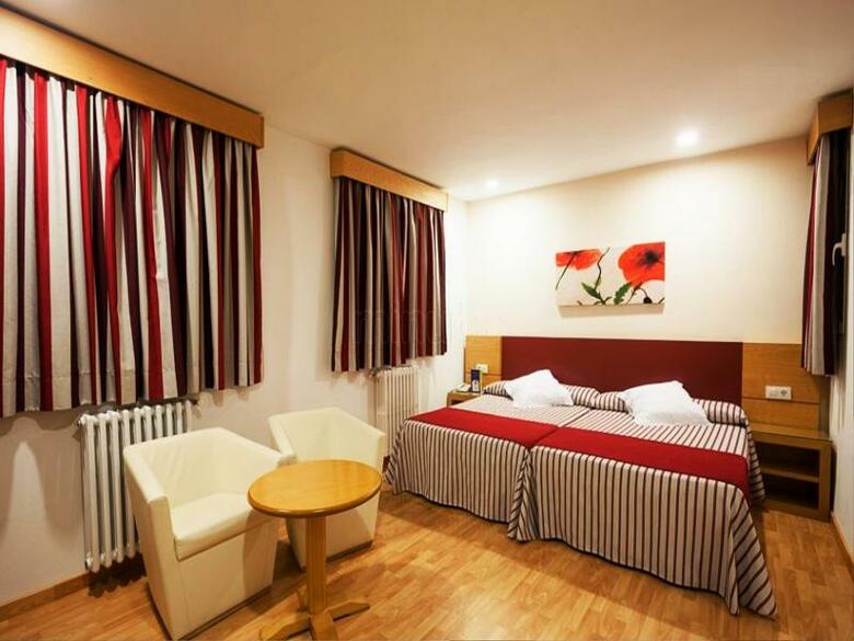 Hotel Amic Col�n
