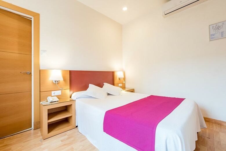 Hotel Amic Col�n