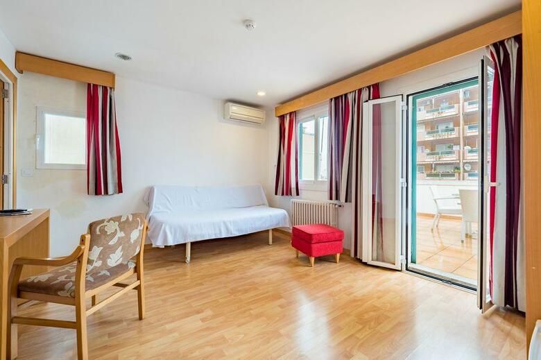 Hotel Amic Col�n