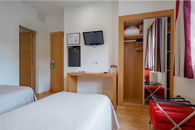 Hotel Amic Col�n