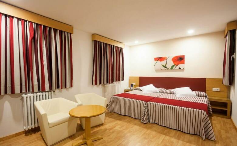 Hotel Amic Col�n