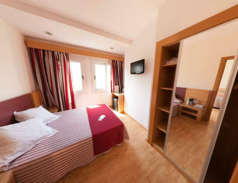 Hotel Amic Col�n