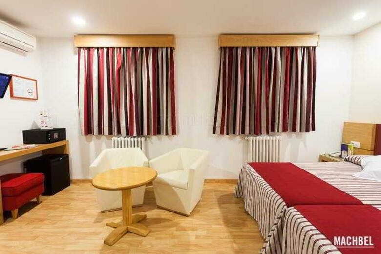 Hotel Amic Col�n