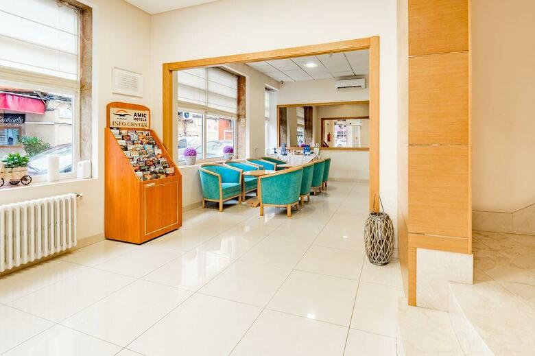 Hotel Amic Col�n