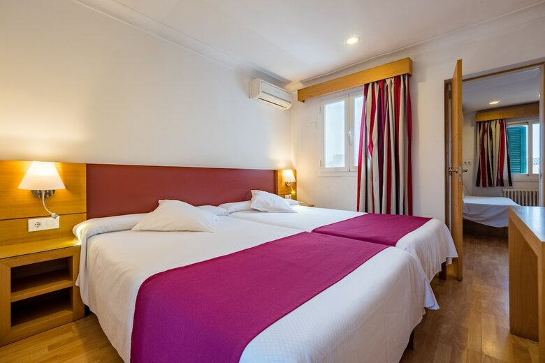 Hotel Amic Col�n