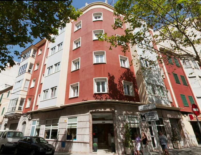 Hotel Amic Col�n