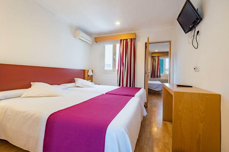 Hotel Amic Col�n