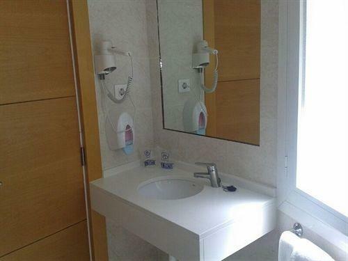 Hotel Amic Col�n
