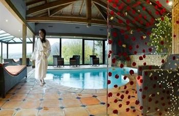 Hotel Les Tresoms Lake And Spa Resort