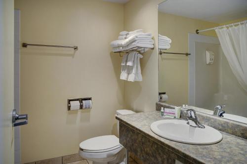 Posada Lakeview Inns & Suites - Okotoks