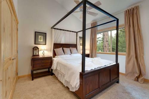 Lodgepole Pine Chalet