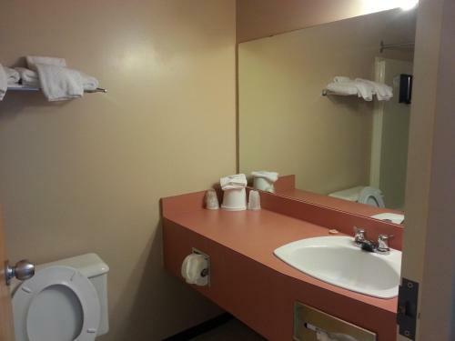 Hotel Caledonia Motor Inn