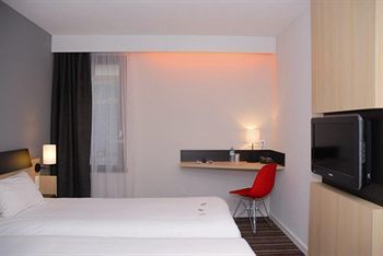 Hotel Kyriad Tours Sud