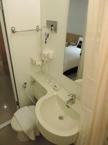 Hotel Zodiak@kebon Jati