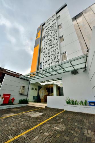 Hotel Zodiak@kebon Jati