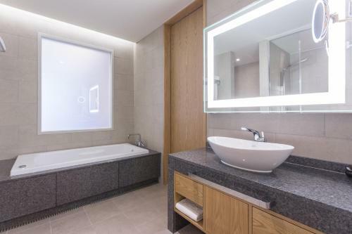 Charis Hotel