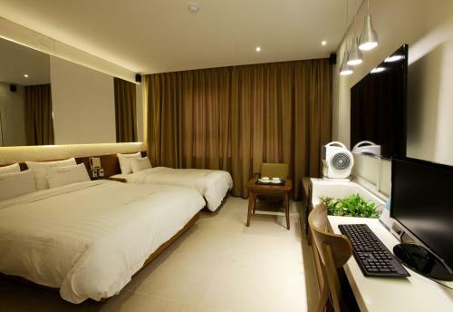 Polo Tourist Hotel