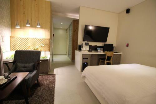 Polo Tourist Hotel