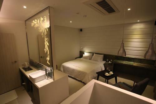 Polo Tourist Hotel