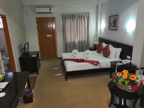 Green Leaf Hotel