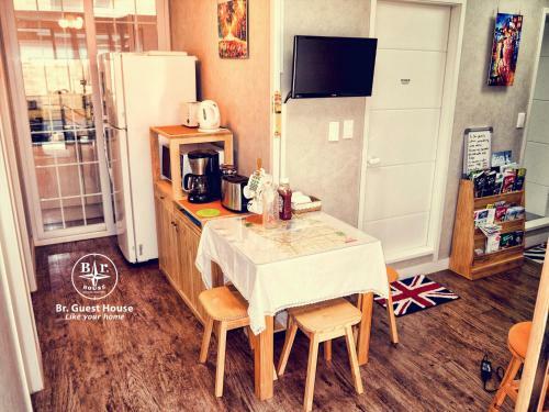 Hostal Br. Guesthouse Hongdae