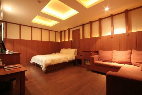 Utopia Hotel