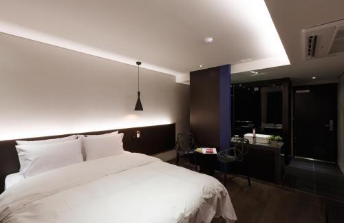 H Hotel